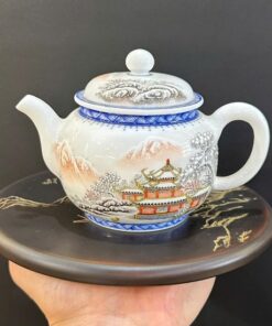 Ấm sứ cảnh đức phấn thái cao cấp vẽ tay cảnh mùa đông tuyết trắng đẹp 280ml AS80