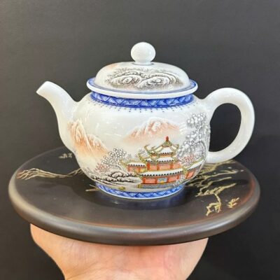 Ấm sứ cảnh đức phấn thái cao cấp vẽ tay cảnh mùa đông tuyết trắng đẹp 280ml AS80