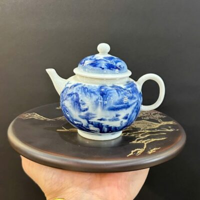 Ấm trà sứ cảnh đức thanh hoa vẽ tay sơn thủy đẹp dáng thủy bình nhỏ 150ml AS43