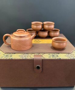 Bộ ấm pha trà cao cấp gốm nê hưng dáng đức trung khắc sơn thủy đẹp AT92
