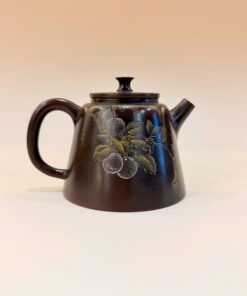 Ấm nê hưng dáng đức trung nghệ nhân điểm họa kim đào tiên 220ml AKC322