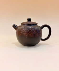 Ấm nê hưng dáng viên châu nghệ nhân khắc mây như ý 230ml AKC324