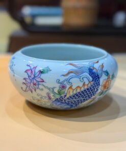 Thuyền trà sứ cảnh đức vẽ tay cá vượt vũ môn men ngũ thái cao cấp 10.5x15x7cm TT31