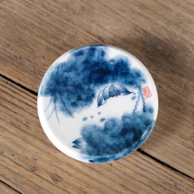 Lót ly trà sứ cảnh đức vẽ tay sơn thủy dáng tròn dày đẹp 9.8x1.8cm LC47.