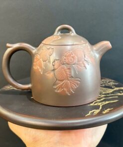 Ấm nê hưng hỏa biến dáng tần quyền khắc cá vàng đẹp 230ml AKC323