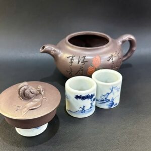 Gác nắp ấm sứ cảnh đức men thanh hoa vẽ tay nhỏ đẹp DC87
