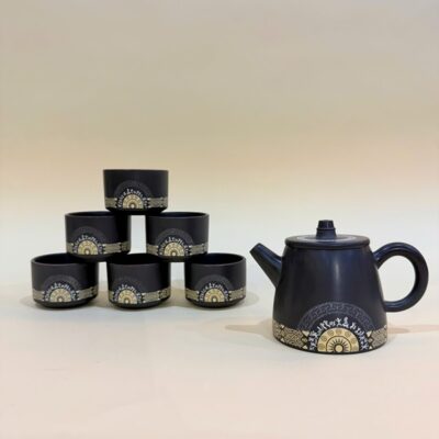 Bộ ấm trà Nê Hưng dáng Đức Trung cao khắc trống đồng trắng 250ml AT104