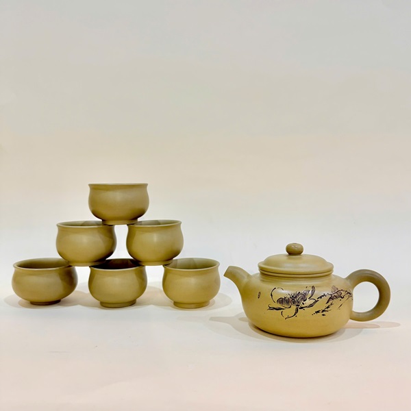 Bộ ấm chén tử sa nê hưng tây thi khắc sen cao cấp 230ml vàng BAT205