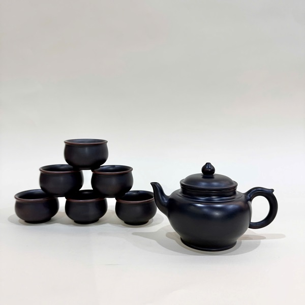 Ấm tử sa nê hưng tiêu anh hỏa biến thủ công trơn cao cấp 250ml BAT241