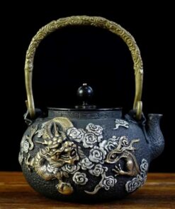 Ấm Tetsubin Gang Đắp Nổi Rồng Vàng 1,4L AN18