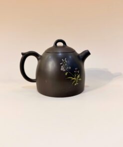 Ấm Nê Hưng Đen Dáng Tần Quyền Hoa Lan 200ml AKC304-2