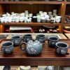 Bộ Ấm Trà Nê Hưng Cao Cấp Tây Thi Hoạ Khăn Thổ Cẩm AT21