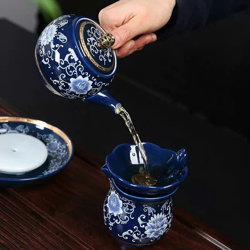 Bộ Ấm Trà Sứ Men Lam "Hoa Mẫu Đơn Cuốn Thảo" AT111 - Ảnh 2
