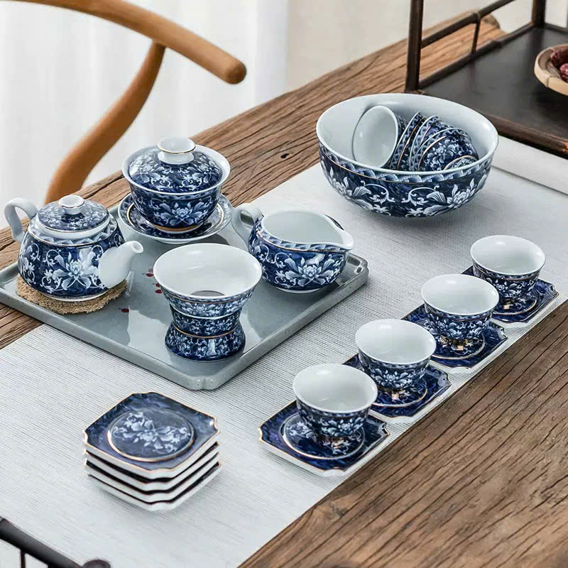 Bộ Ấm Trà Sứ  Lam Trắng Họa Tiết Mẫu Đơn AT116